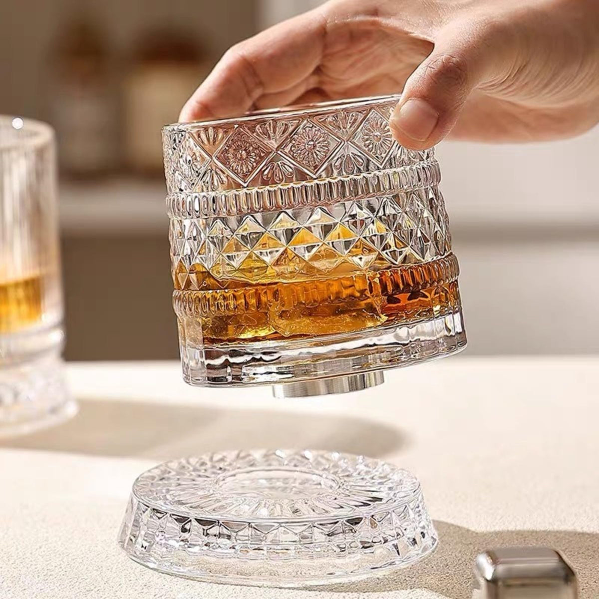 🔥Last Day Promotion-50% OFF 💥Rotating Crystal Whiskey Tumbler Glass
