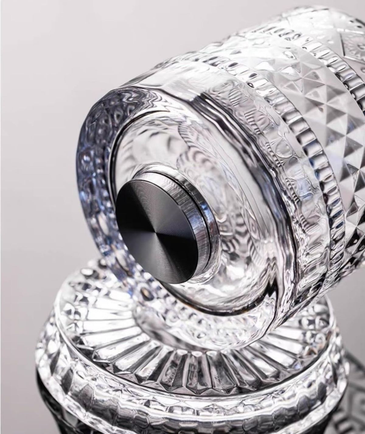 🔥Last Day Promotion-50% OFF 💥Rotating Crystal Whiskey Tumbler Glass